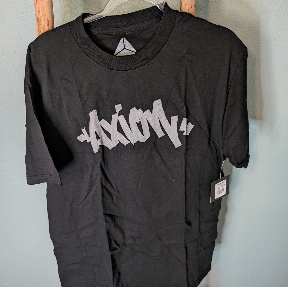 NWT Axion Footwear Hit tee Large